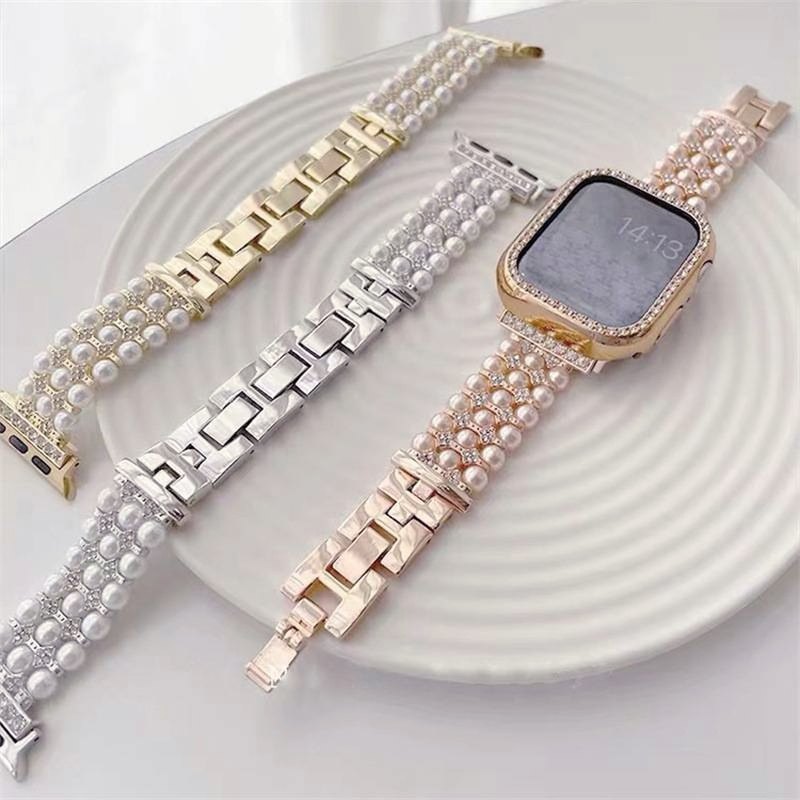 Pulseira de pérolas em um smartwatch